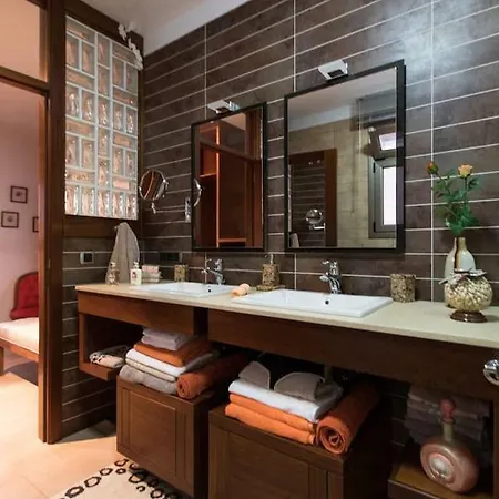 Vila Vertical Villa: Luxury, Sea Views & Private