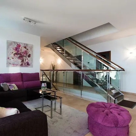 Vila Vertical Villa: Luxury, Sea Views & Private *